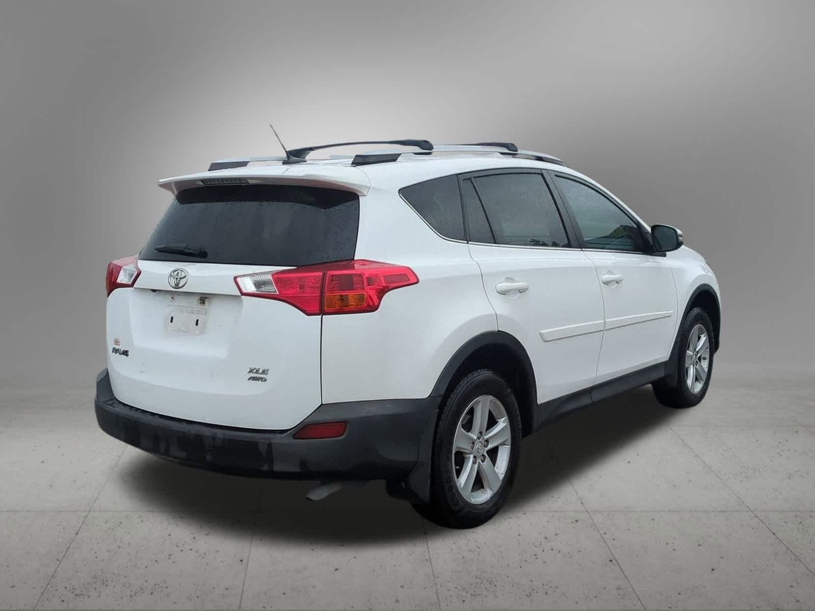 Thumbnail: 2013 Toyota RAV4 - 6