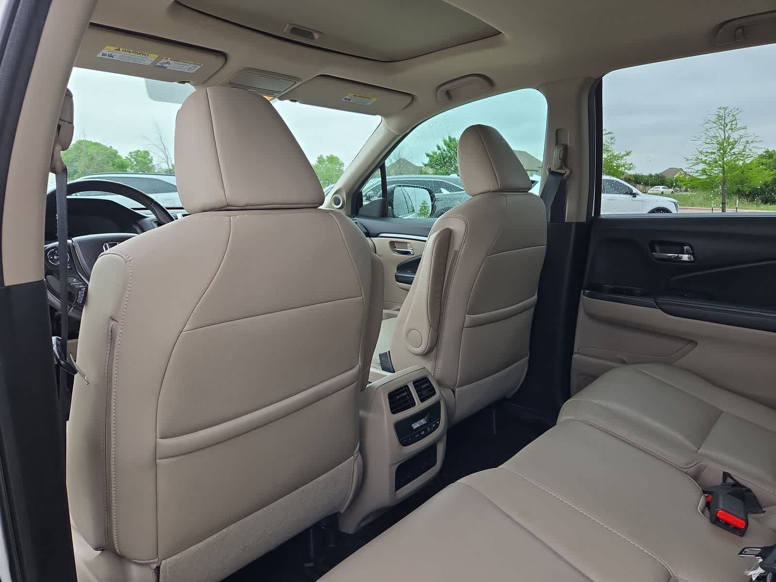 Thumbnail: 2016 Honda Pilot - 17