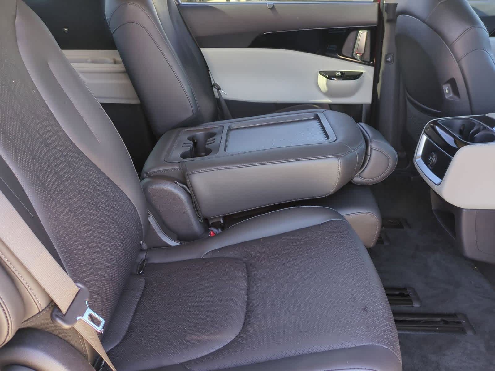 Thumbnail: 2023 Kia Carnival - 19