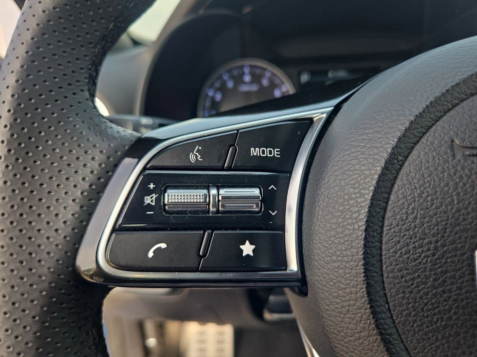 Thumbnail: 2023 Kia Forte - 25