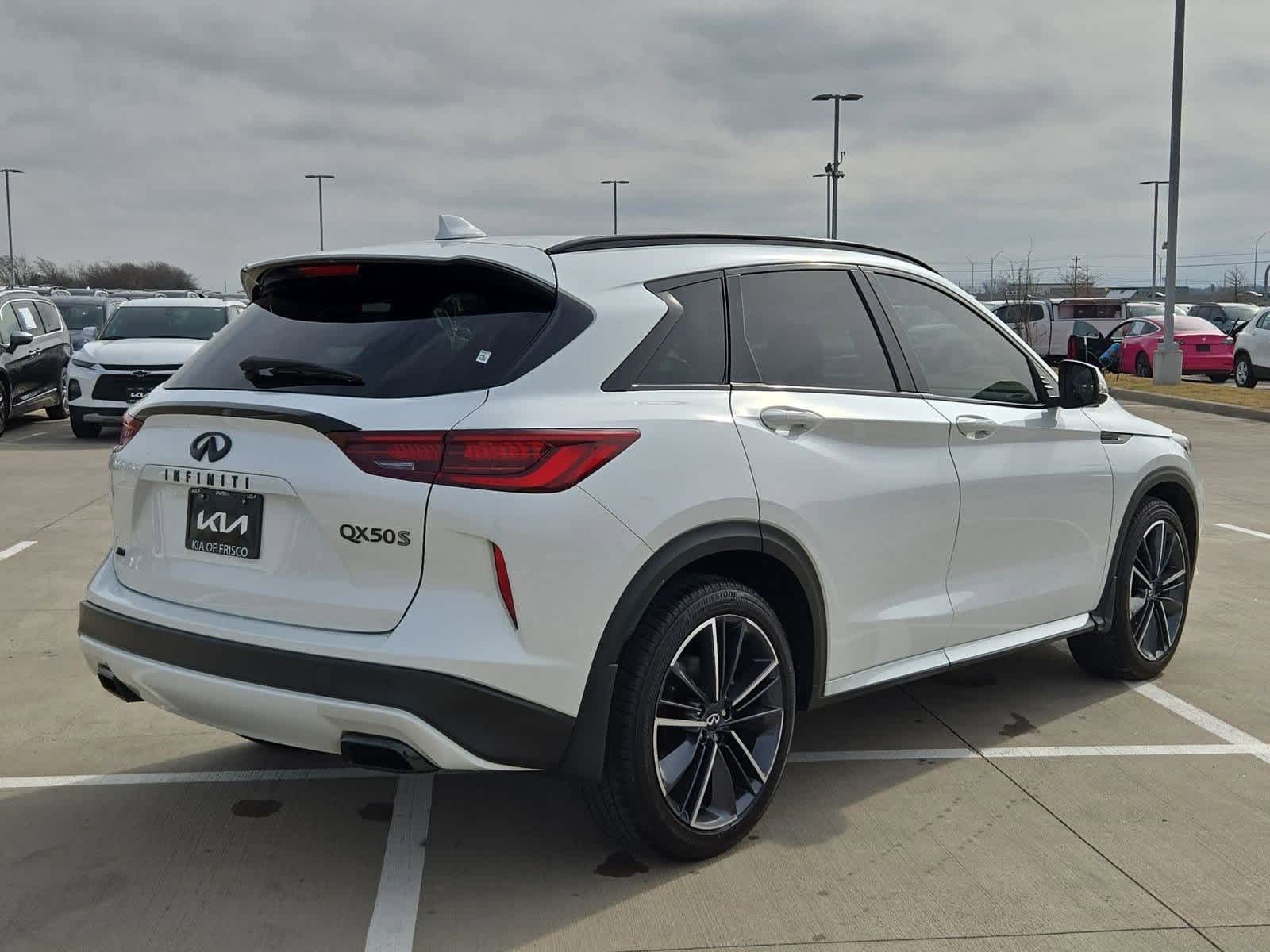 Thumbnail: 2025 INFINITI QX50 - 6