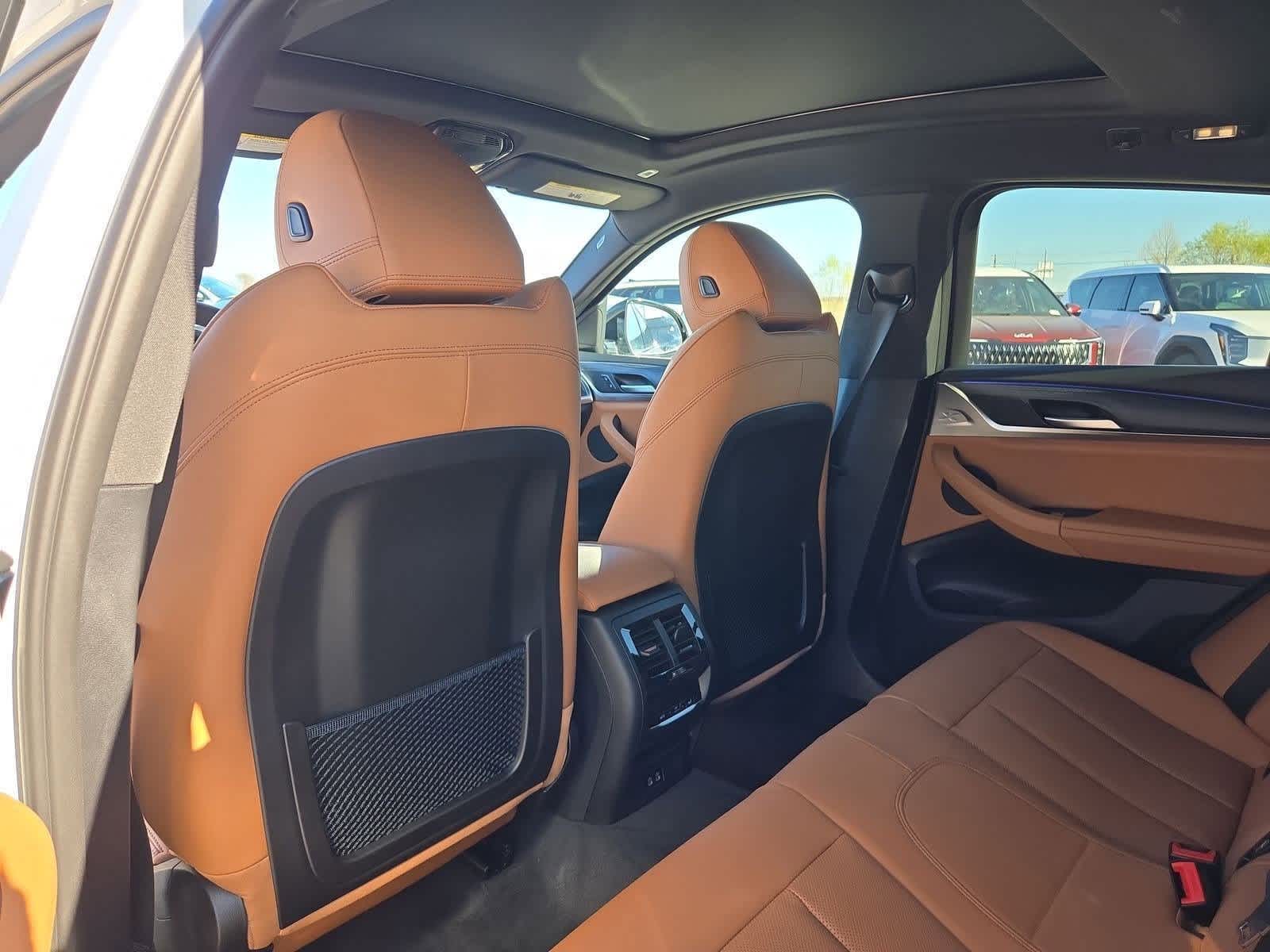 Thumbnail: 2023 BMW X4 - 17