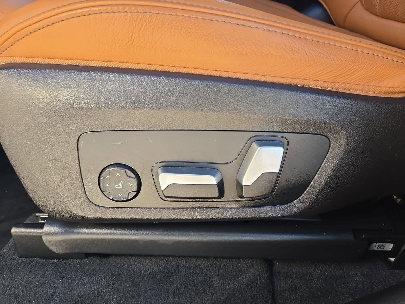 Thumbnail: 2023 BMW X4 - 16