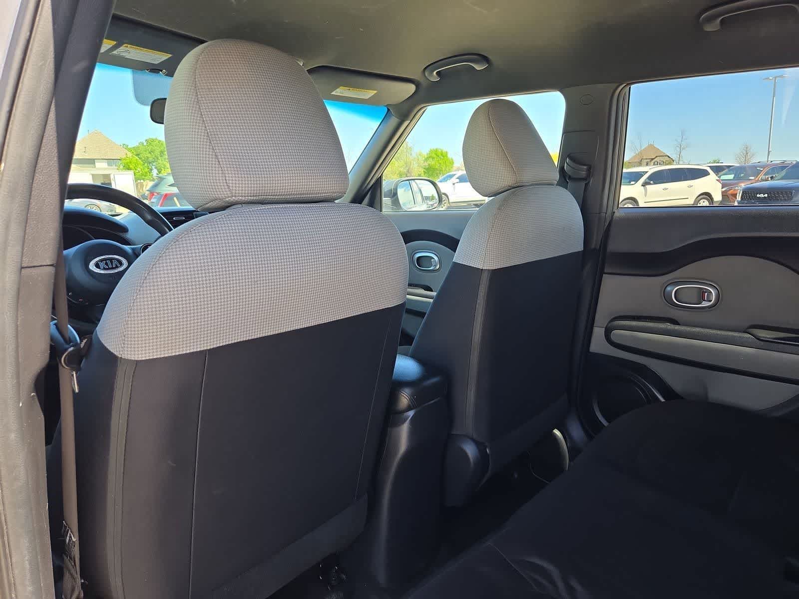 Thumbnail: 2016 Kia Soul - 16