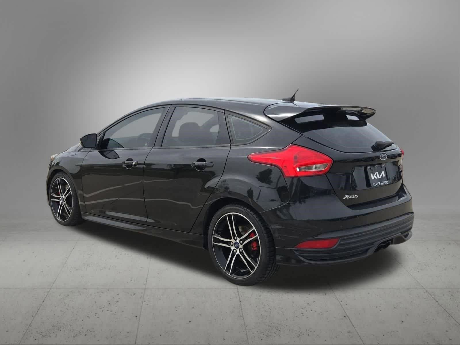Thumbnail: 2015 Ford Focus - 4