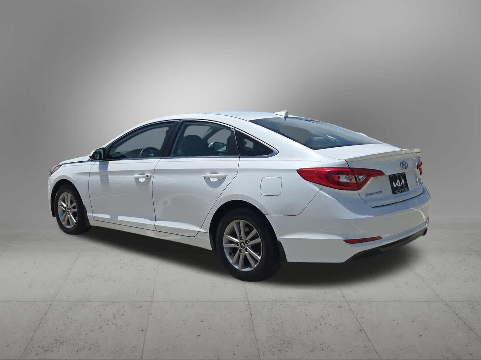 Thumbnail: 2017 Hyundai Sonata - 4