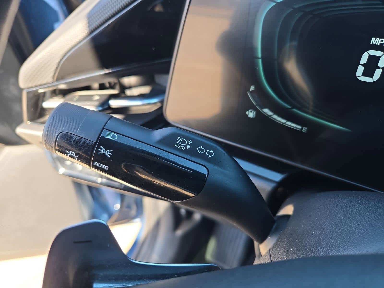 Thumbnail: 2023 Kia Niro - 25