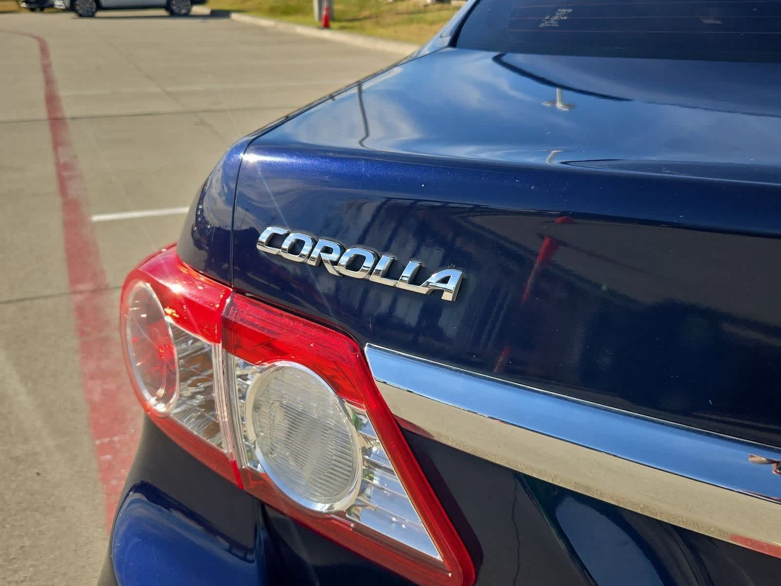 Thumbnail: 2011 Toyota Corolla - 11