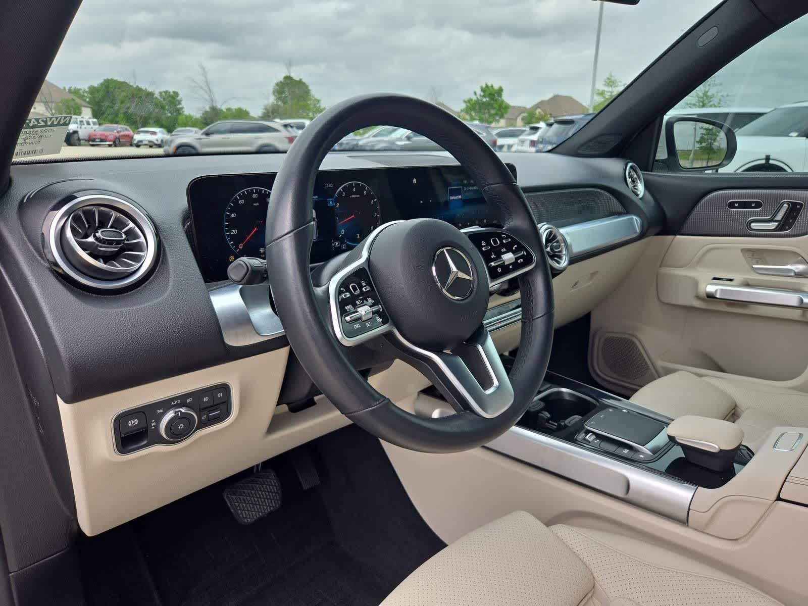 Thumbnail: 2022 Mercedes-Benz GLB - 2