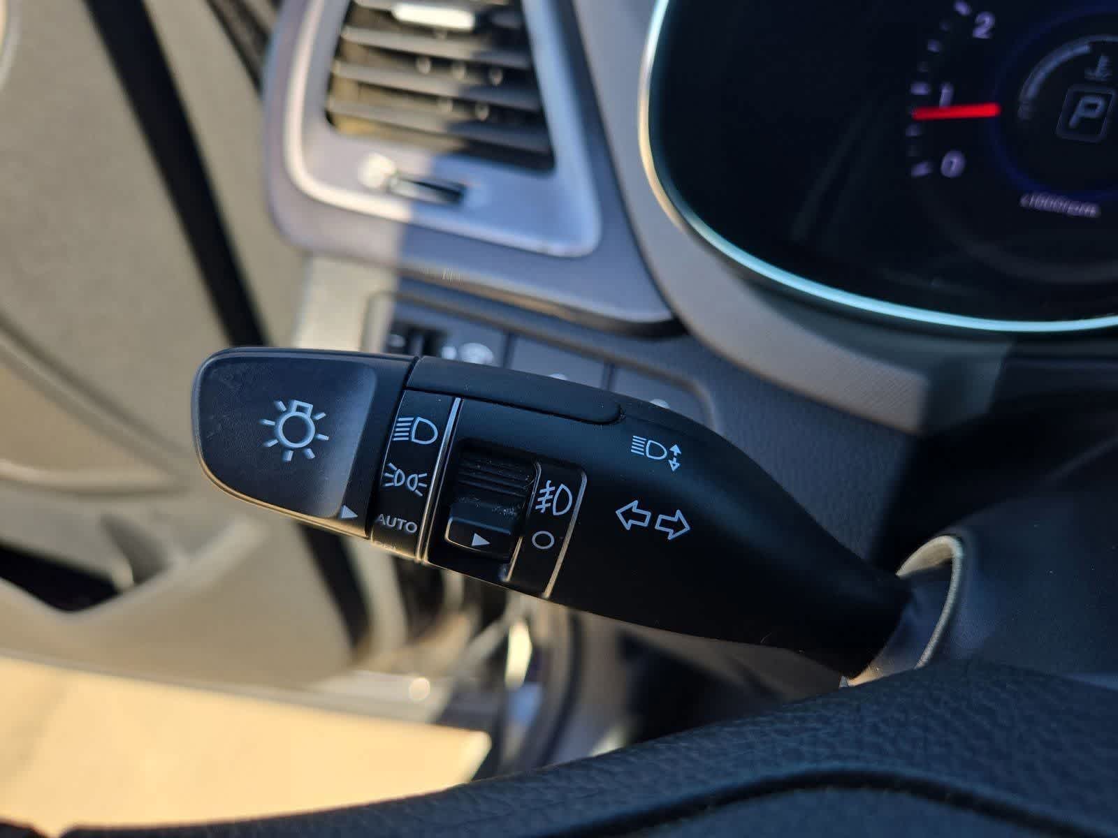 Thumbnail: 2015 Hyundai Santa Fe - 24