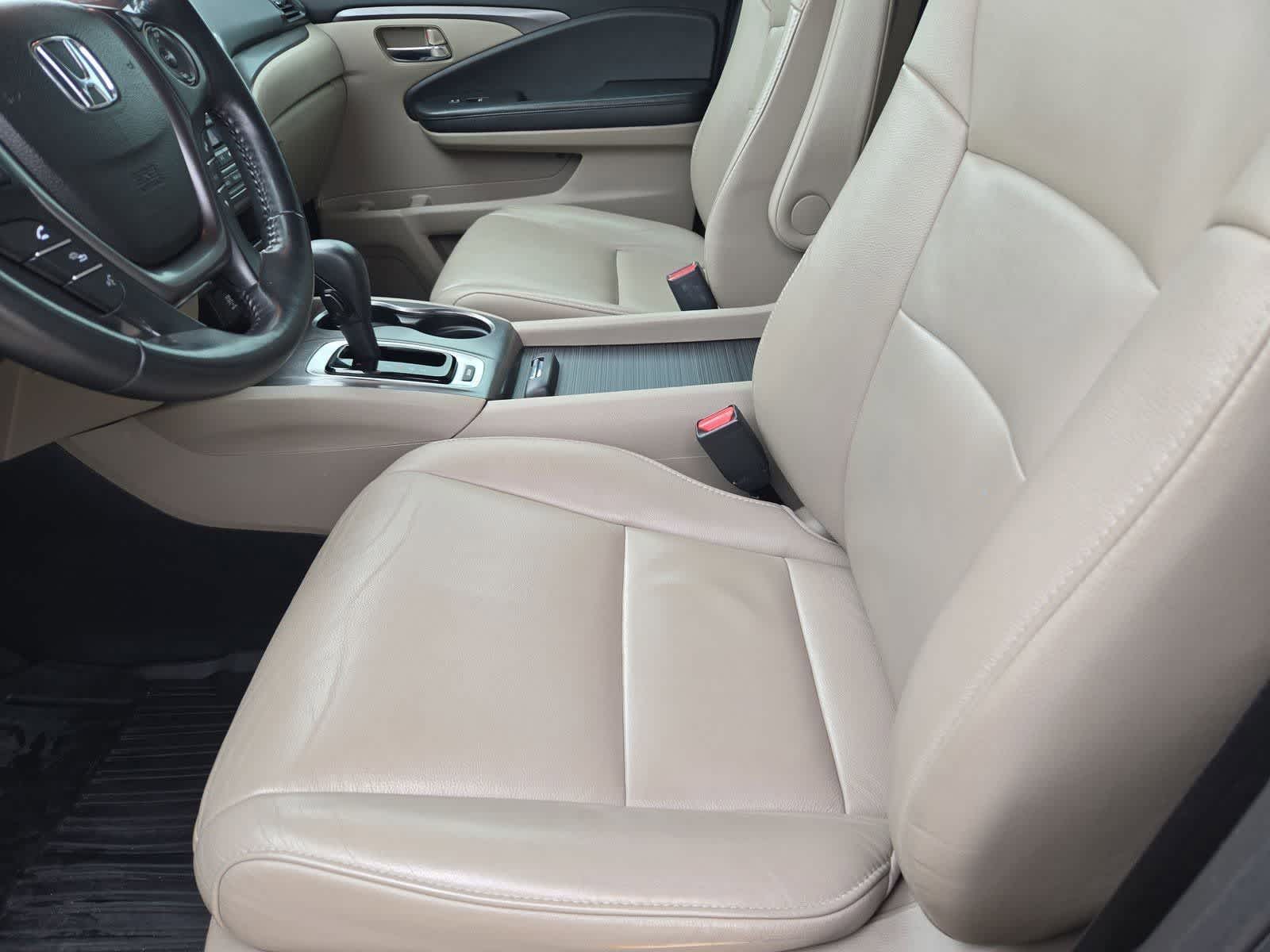 Thumbnail: 2016 Honda Pilot - 15