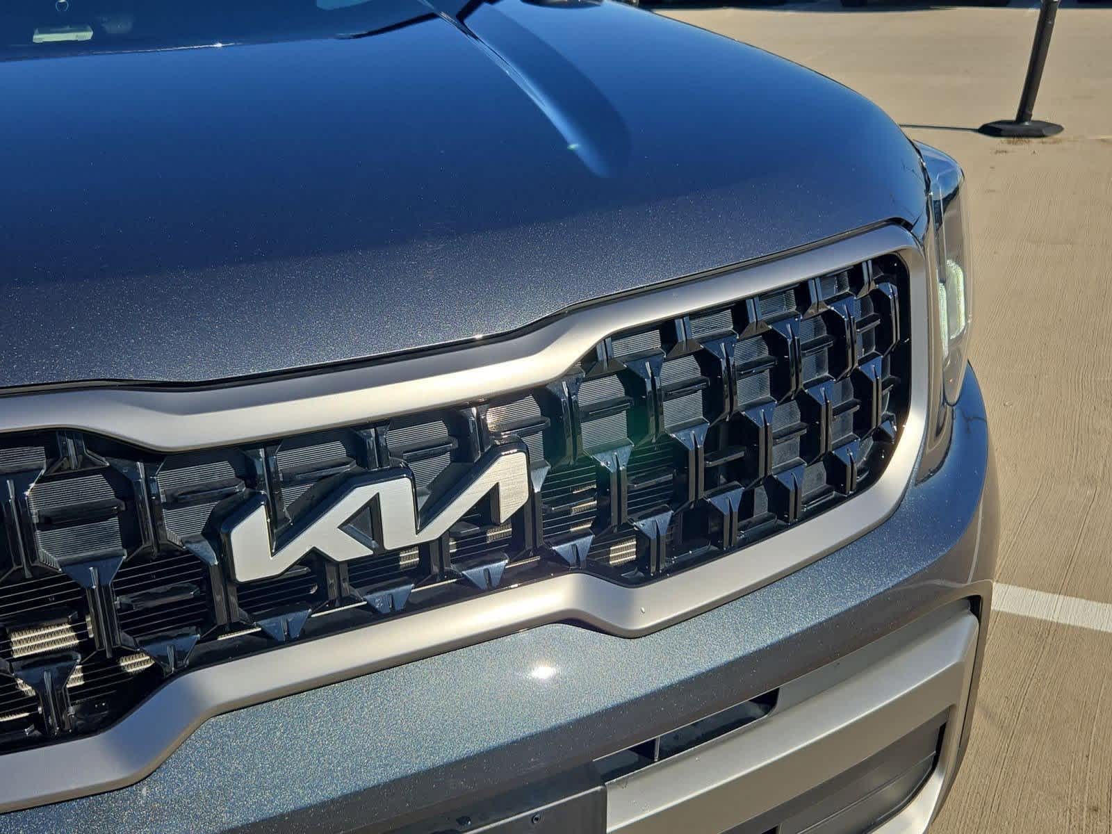 Thumbnail: 2023 Kia Telluride - 10