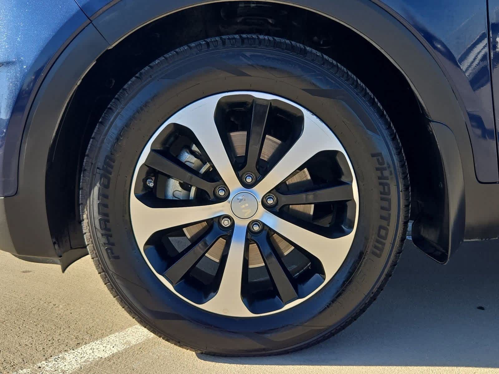 Thumbnail: 2017 Kia Sorento - 13