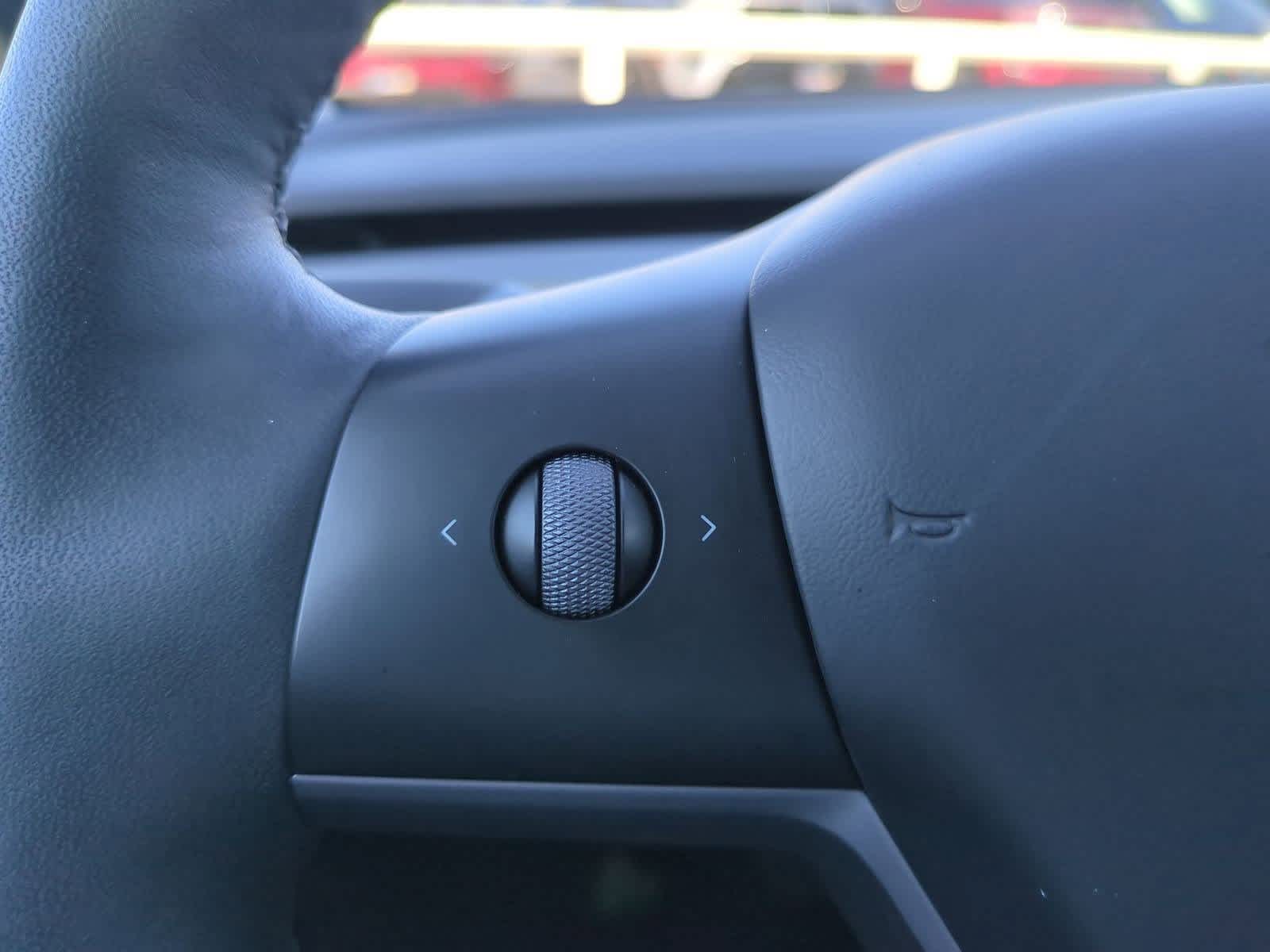 Thumbnail: 2023 Tesla Model 3 - 21