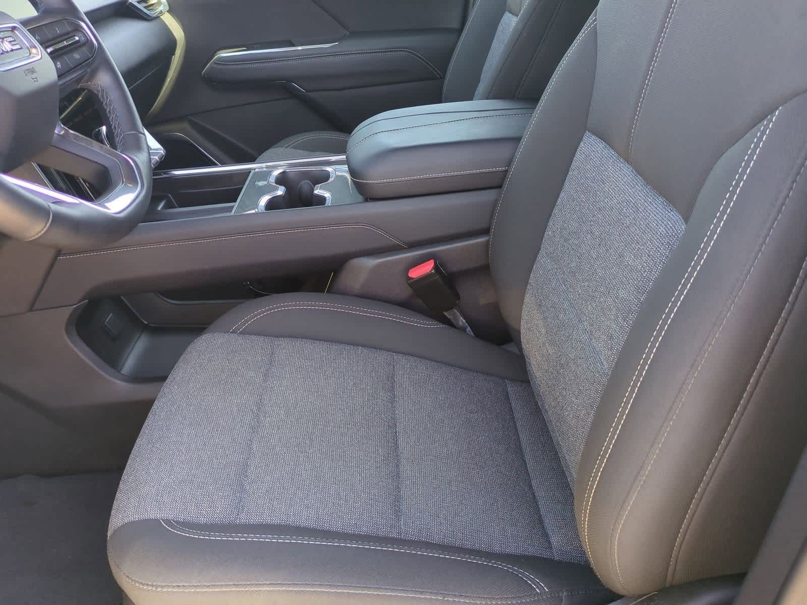 Thumbnail: 2025 GMC Acadia - 15