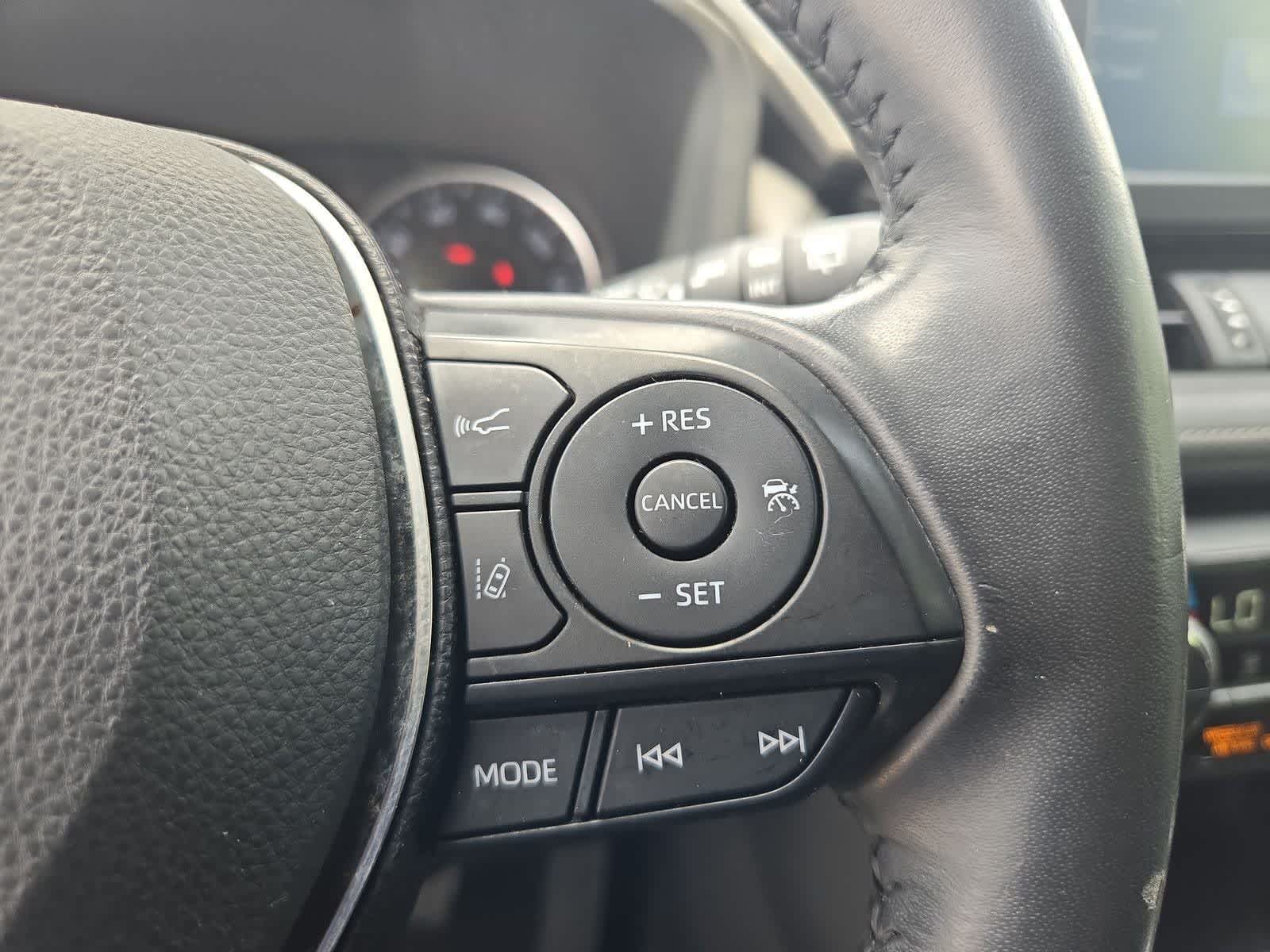 Thumbnail: 2019 Toyota RAV4 - 24