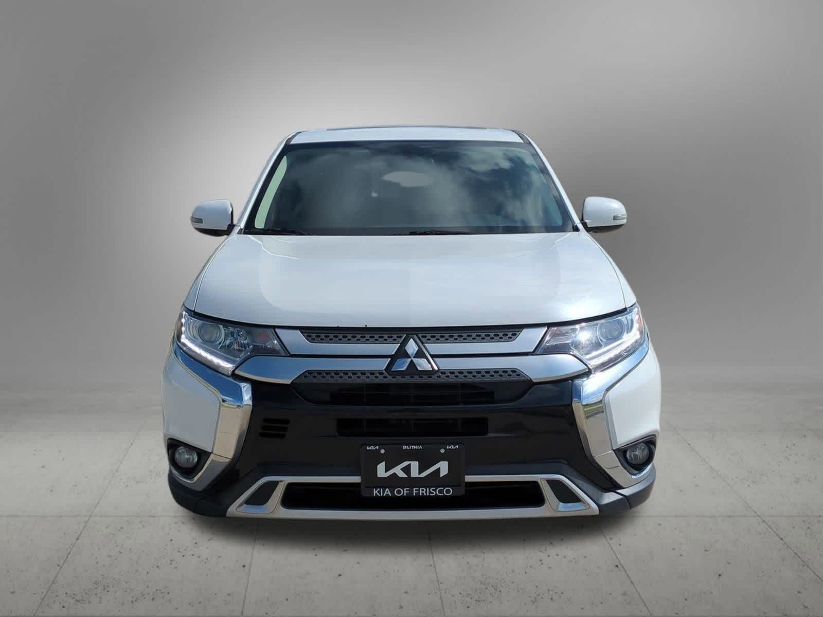 Thumbnail: 2019 Mitsubishi Outlander - 9