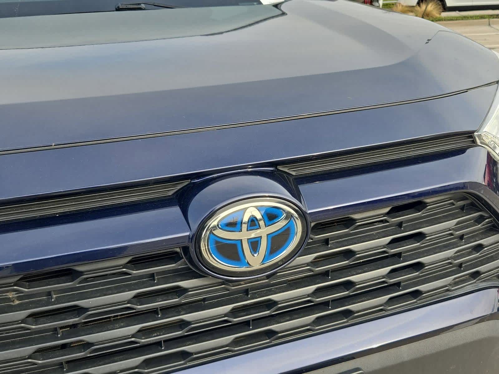 Thumbnail: 2021 Toyota RAV4 - 11