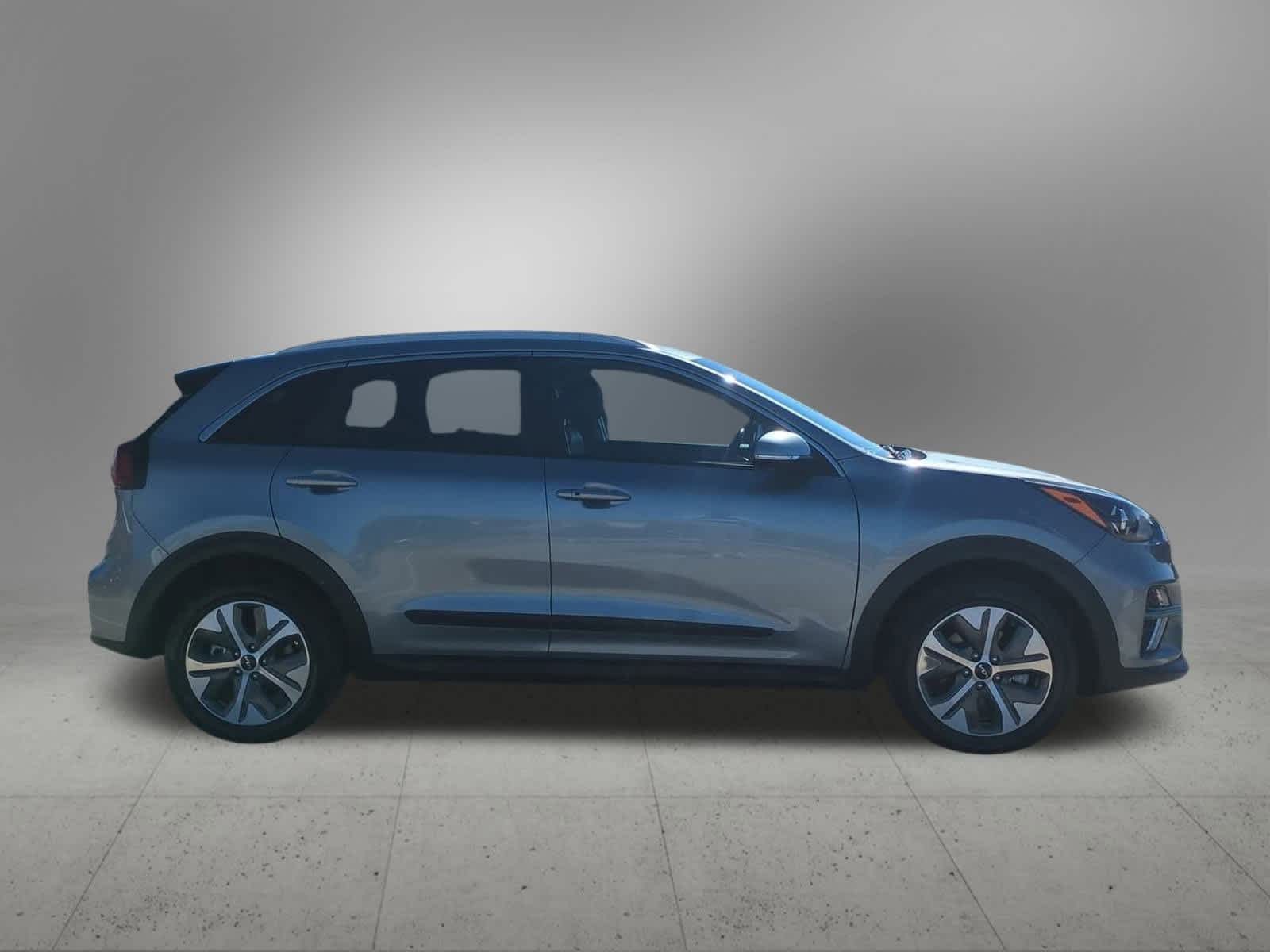 Thumbnail: 2022 Kia Niro - 7