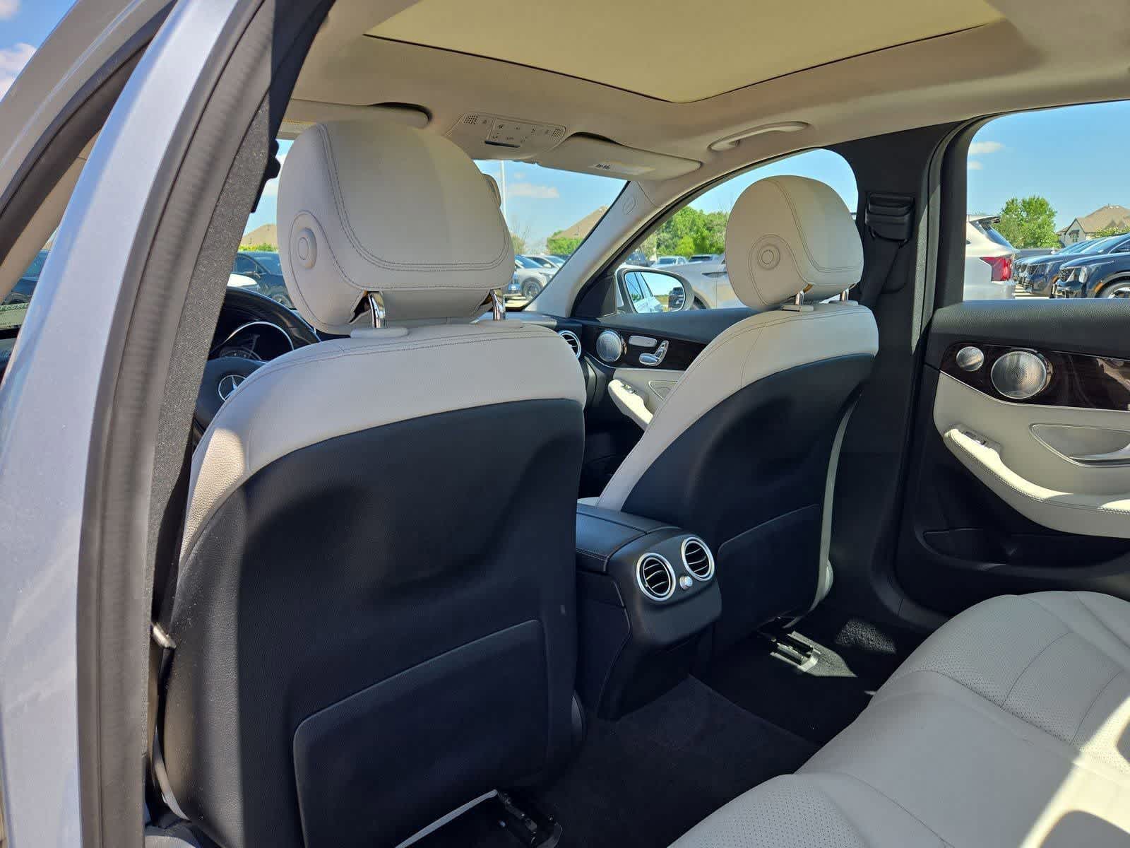 Thumbnail: 2018 Mercedes-Benz C-Class - 16