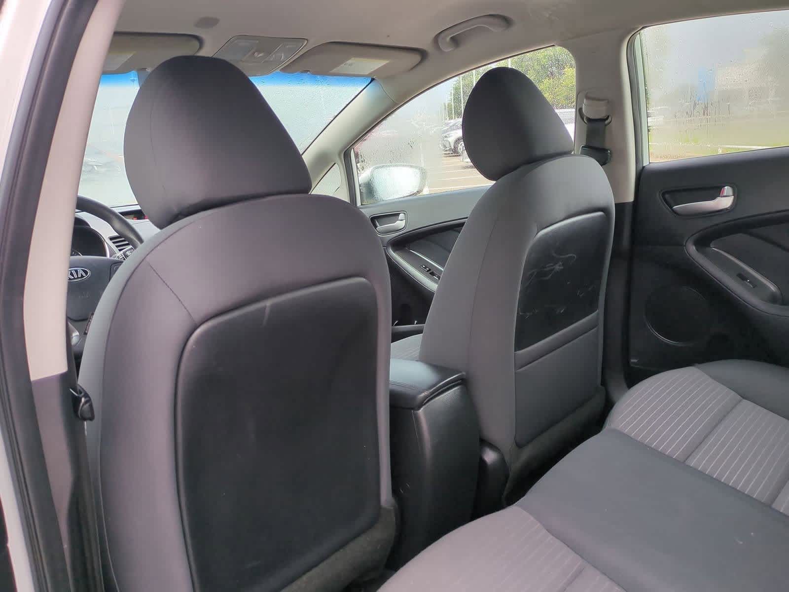 Thumbnail: 2017 Kia Forte - 17