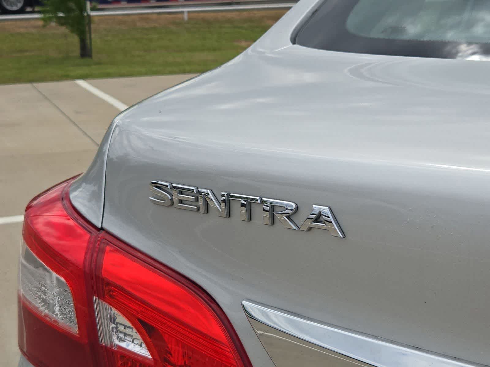 Thumbnail: 2019 Nissan Sentra - 11