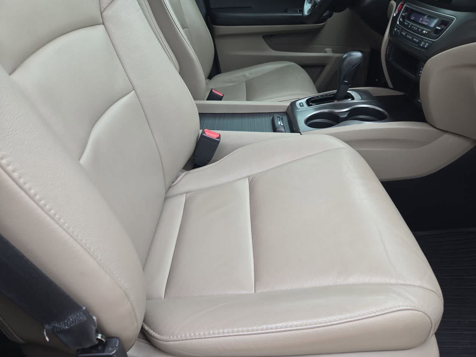 Thumbnail: 2016 Honda Pilot - 22