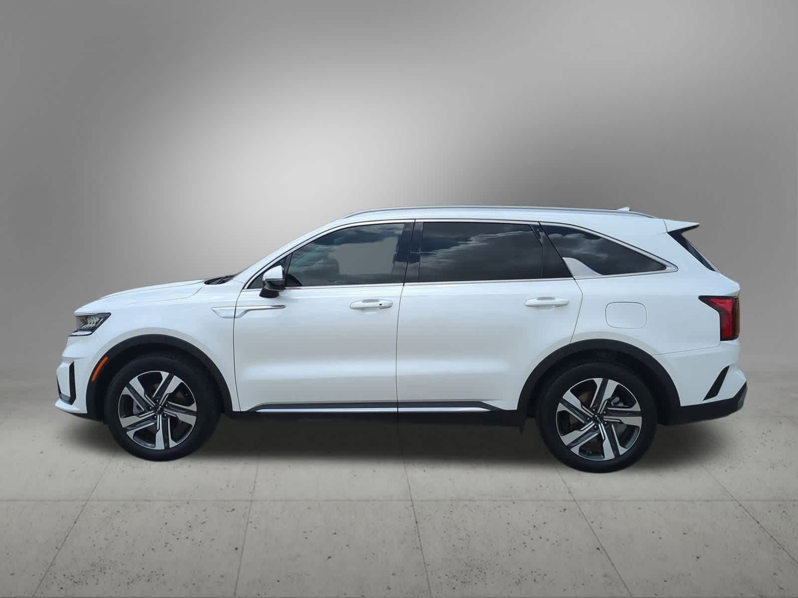 Thumbnail: 2023 Kia Sorento - 3
