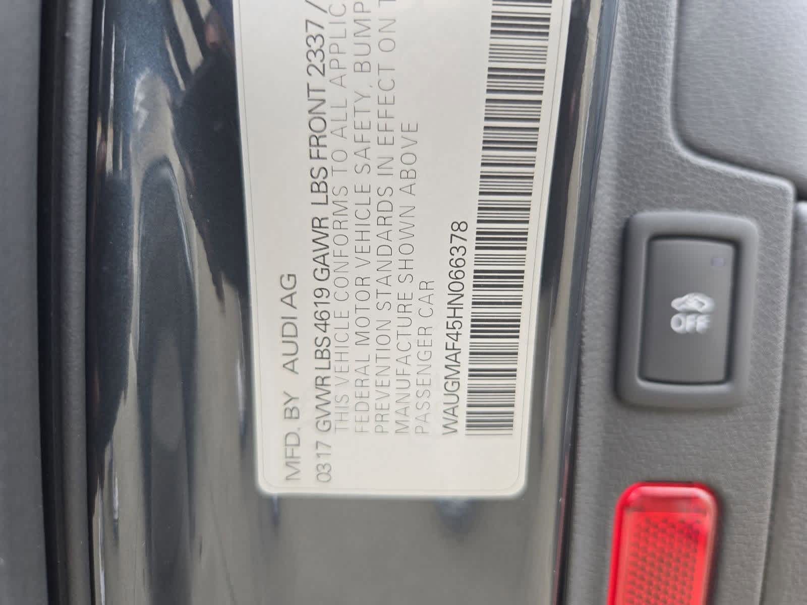 Thumbnail: 2017 Audi A4 - 33