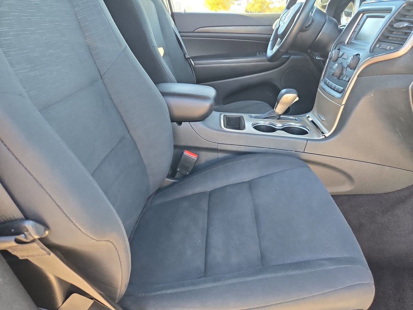 Thumbnail: 2016 Jeep Grand Cherokee - 21