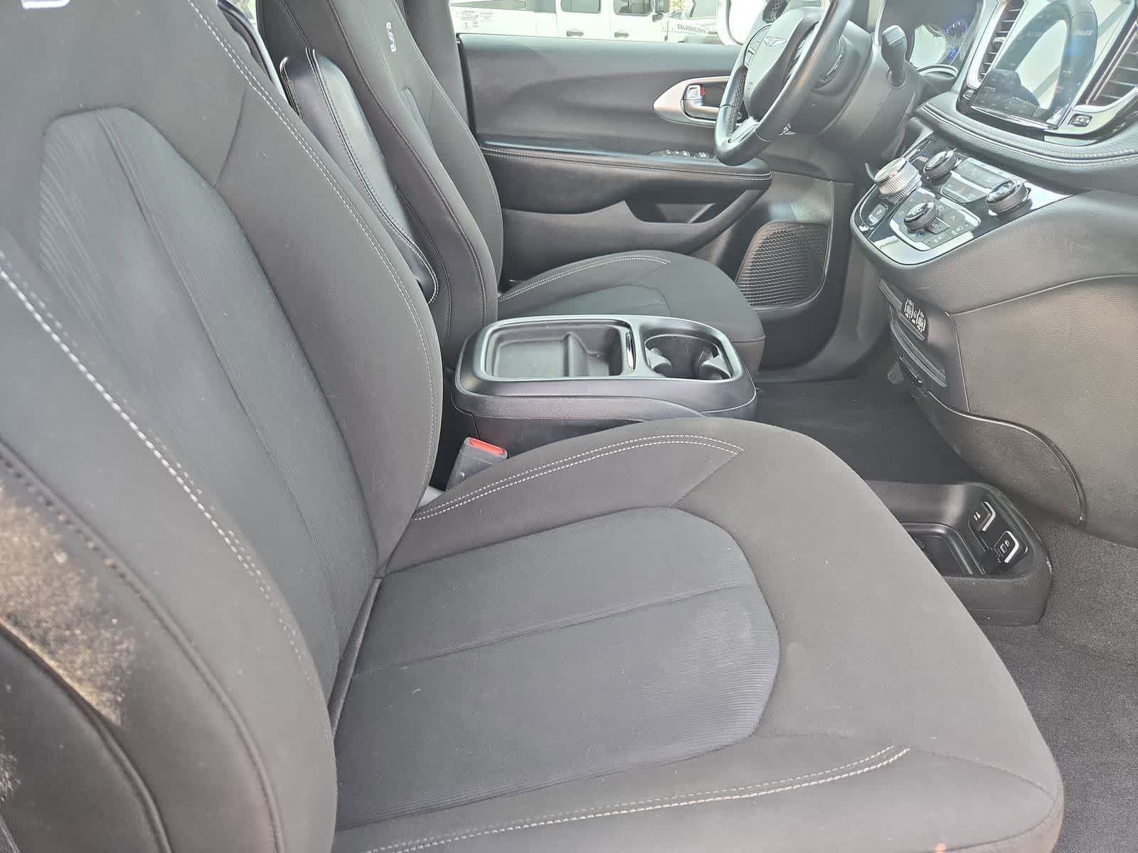 Thumbnail: 2021 Chrysler Pacifica - 19