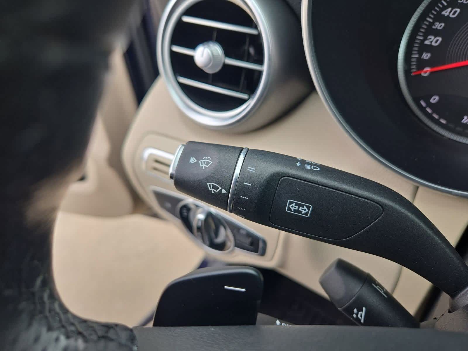 Thumbnail: 2015 Mercedes-Benz C-Class - 26