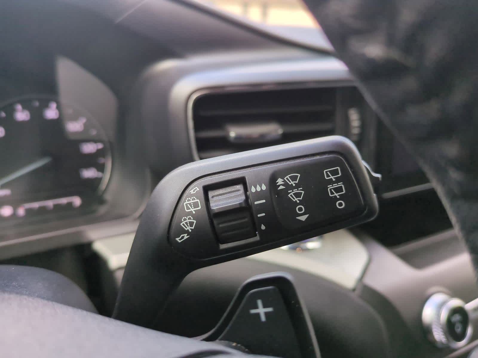 Thumbnail: 2020 Ford Explorer - 24