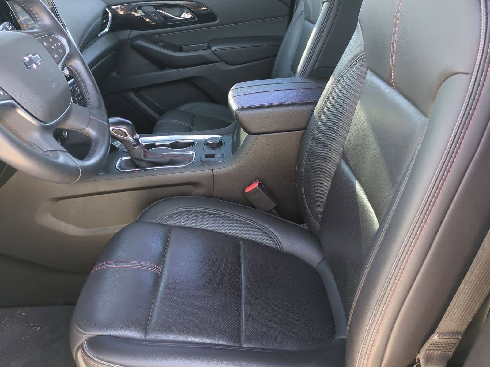 Thumbnail: 2022 Chevrolet Traverse - 16