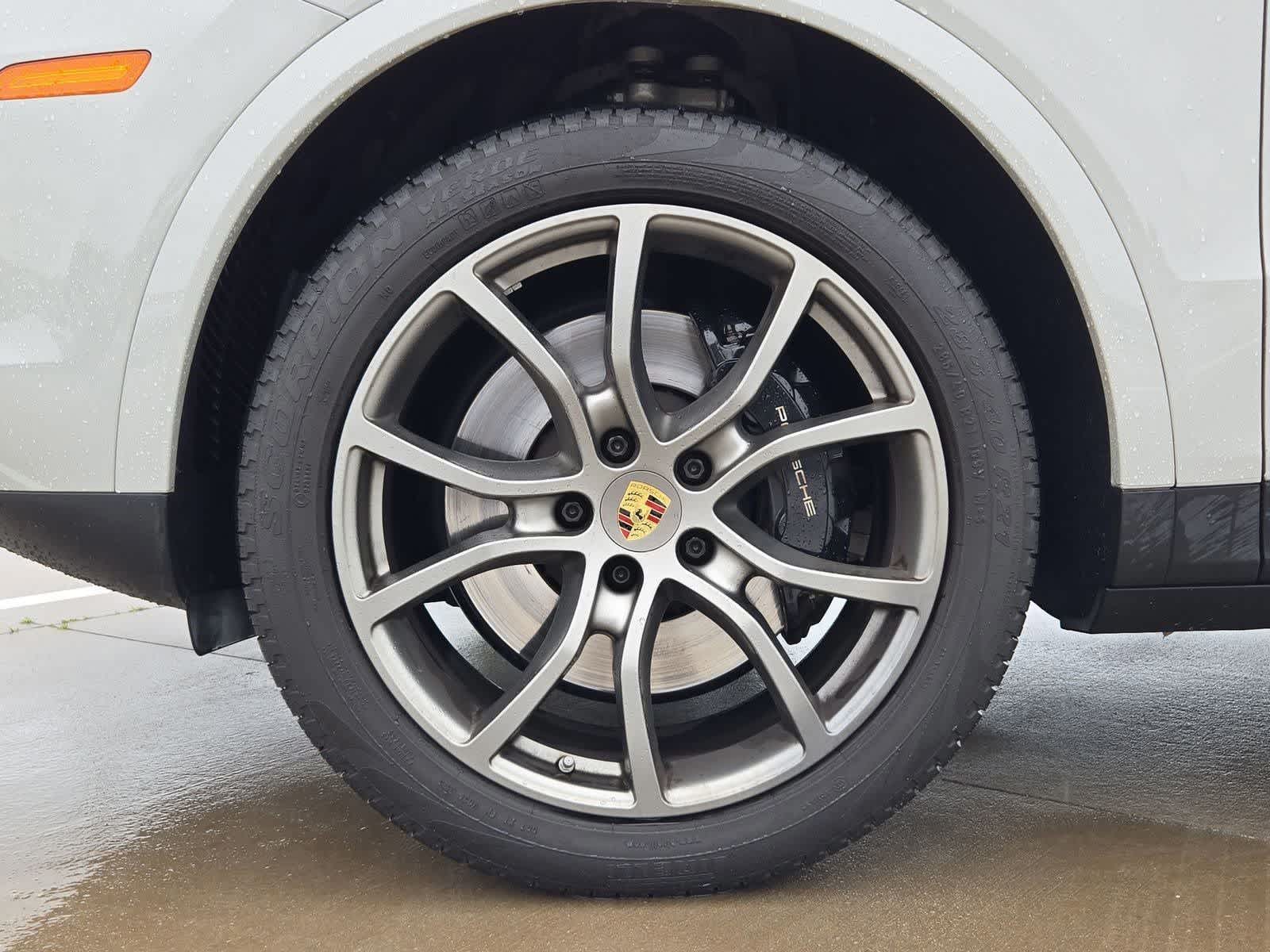 Thumbnail: 2022 Porsche Cayenne - 11