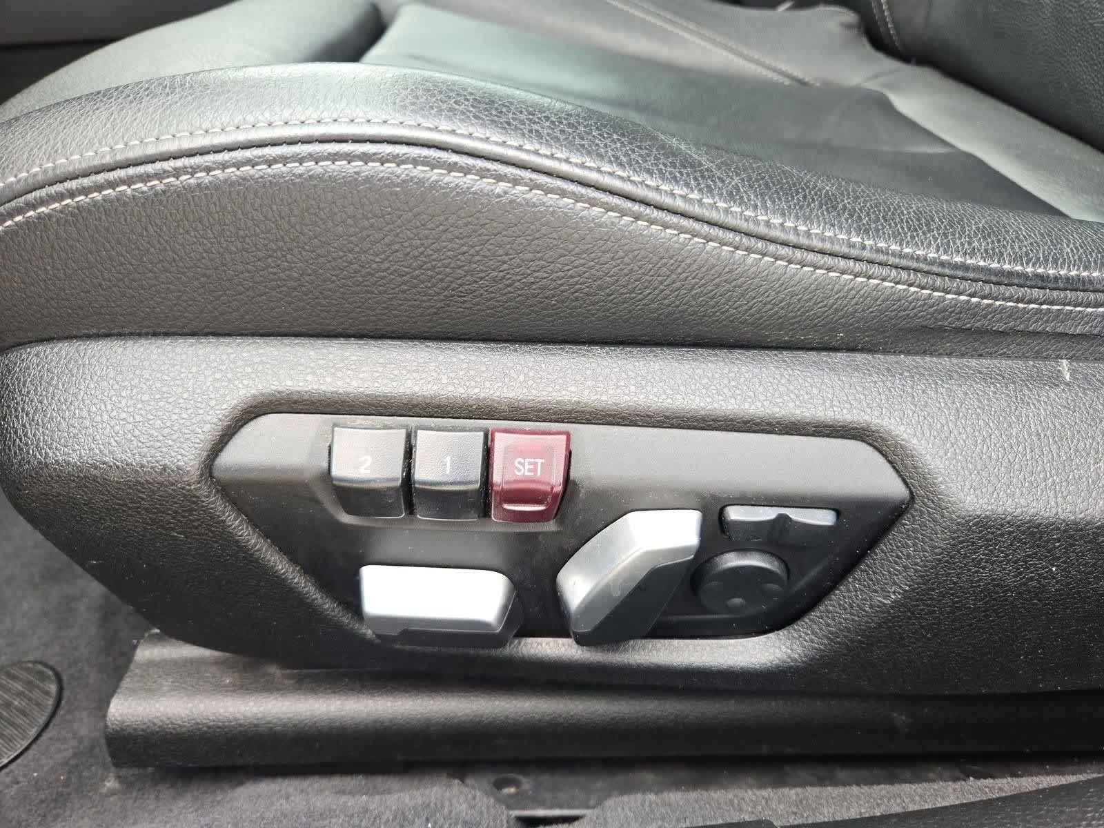 Thumbnail: 2016 BMW 3 Series - 16