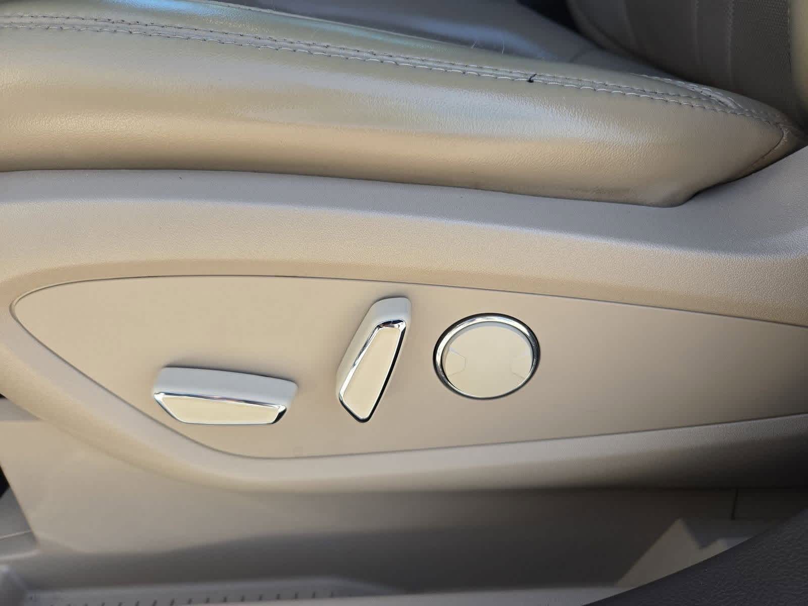 Thumbnail: 2022 Lincoln Nautilus - 14