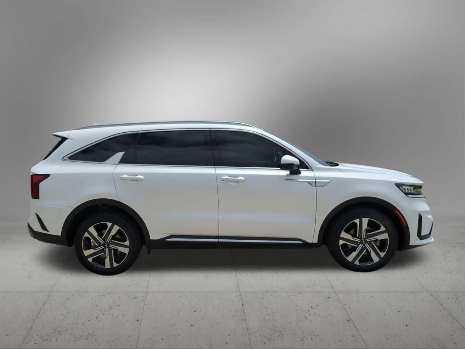 Thumbnail: 2023 Kia Sorento - 7