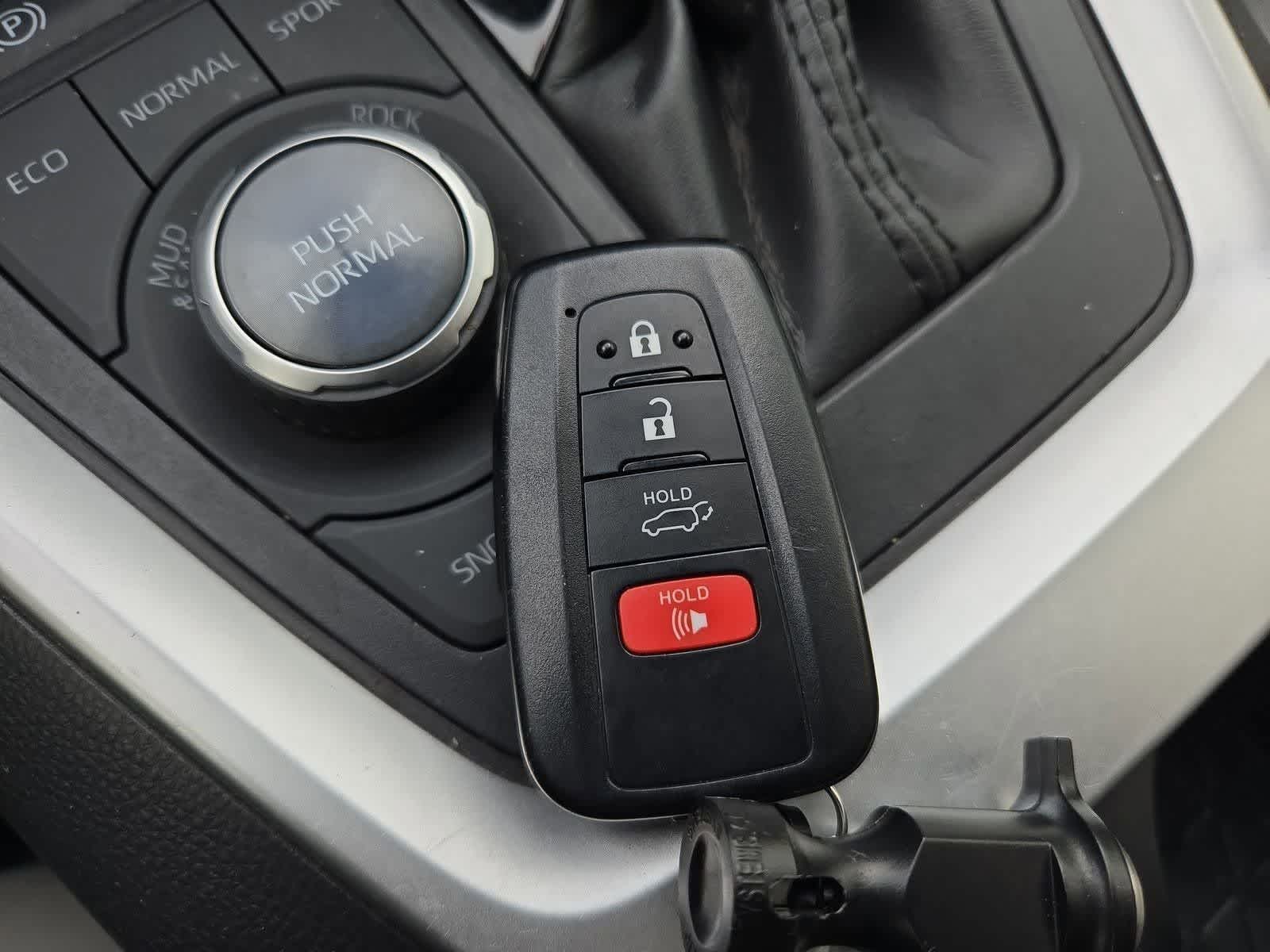 Thumbnail: 2019 Toyota RAV4 - 35