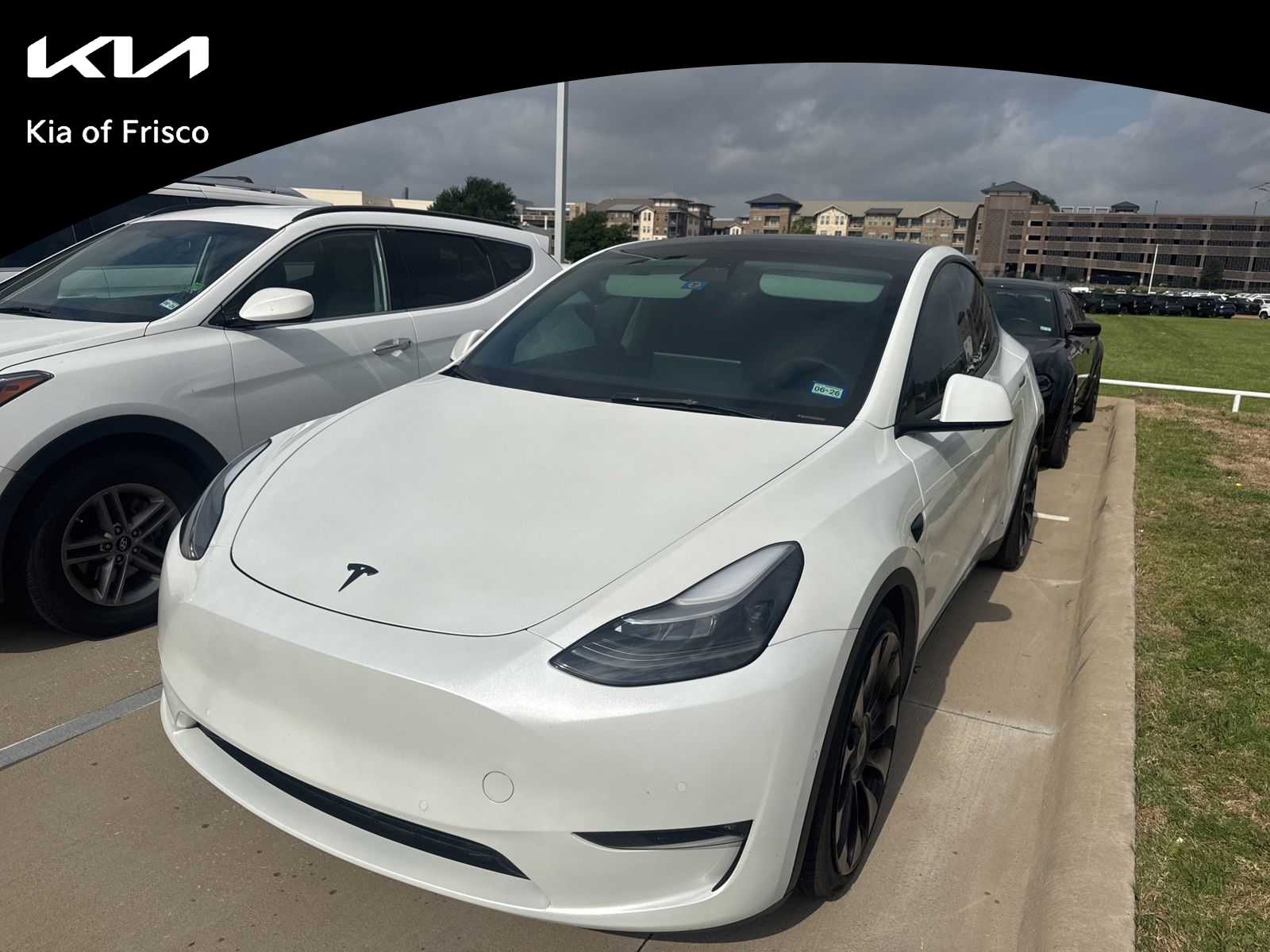 2022 Tesla Model Y's photo
