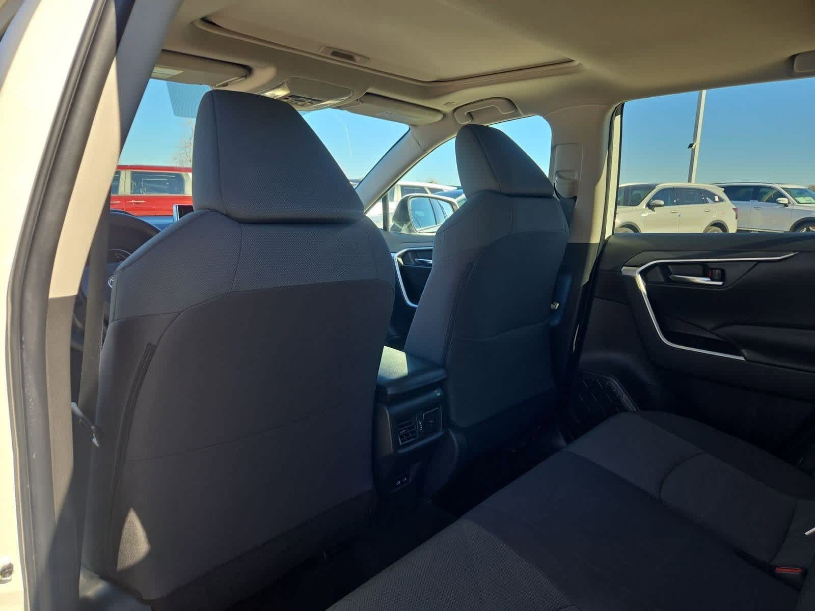 Thumbnail: 2023 Toyota RAV4 - 17