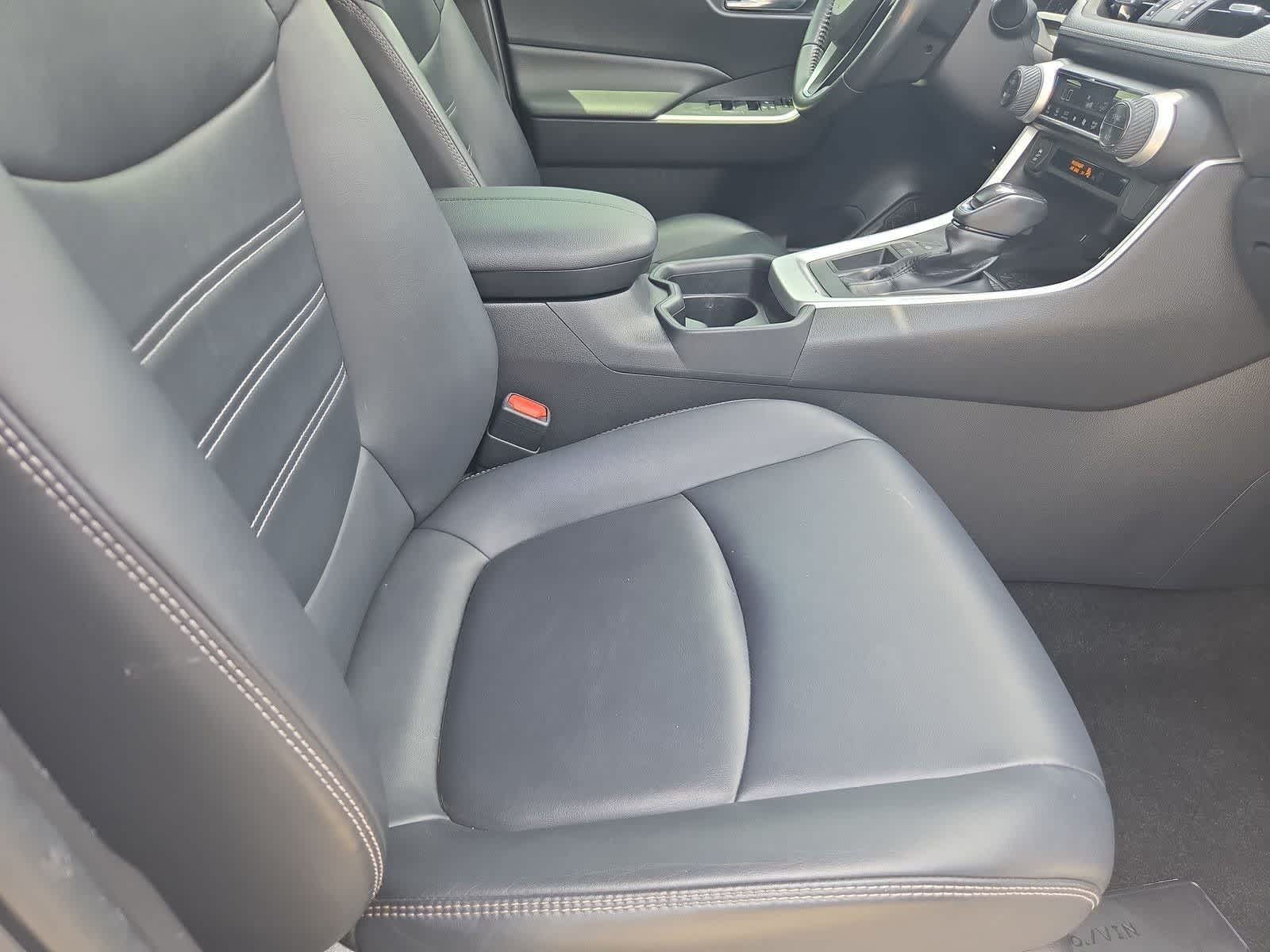 Thumbnail: 2019 Toyota RAV4 - 21