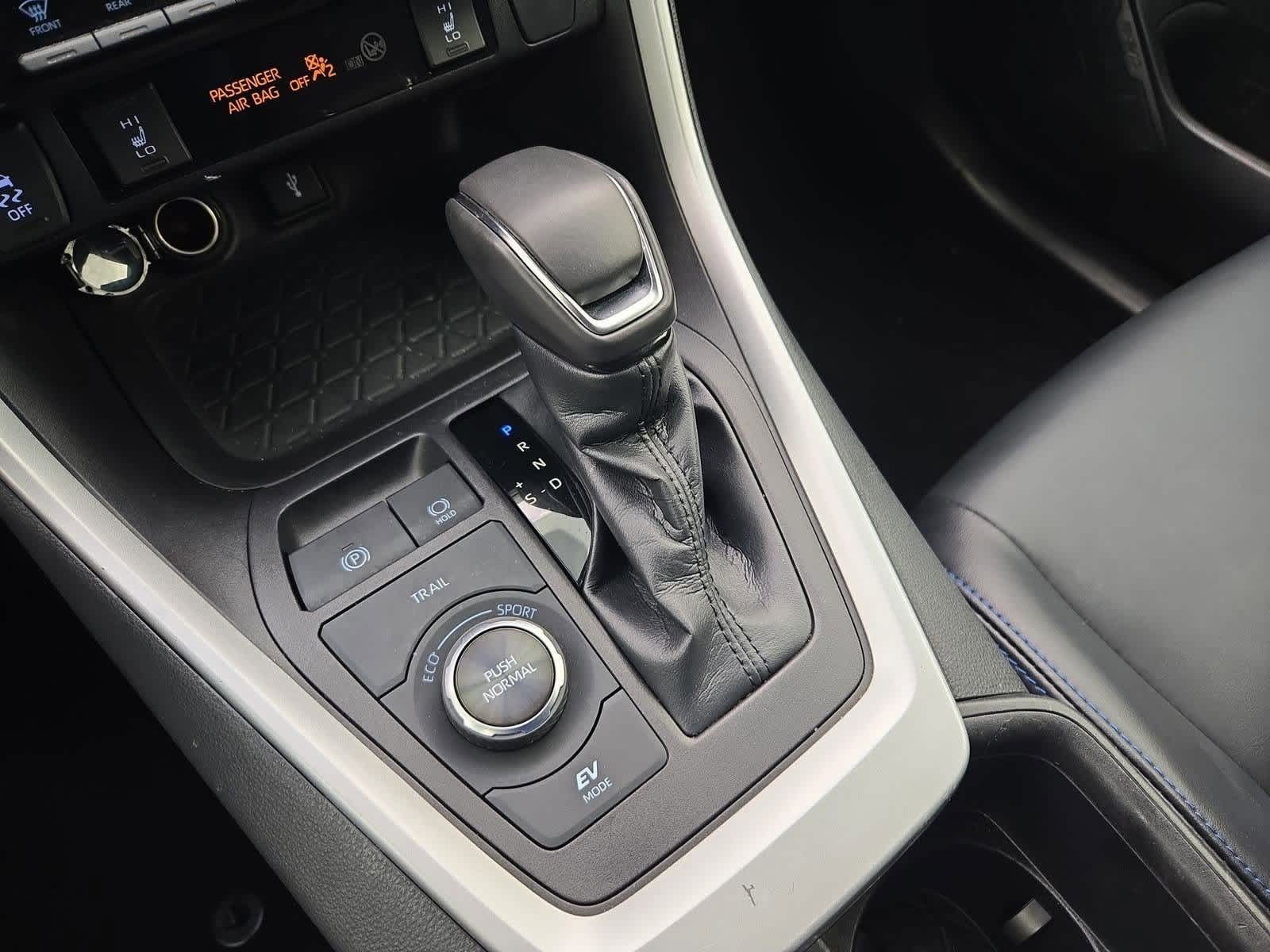 Thumbnail: 2022 Toyota RAV4 - 31