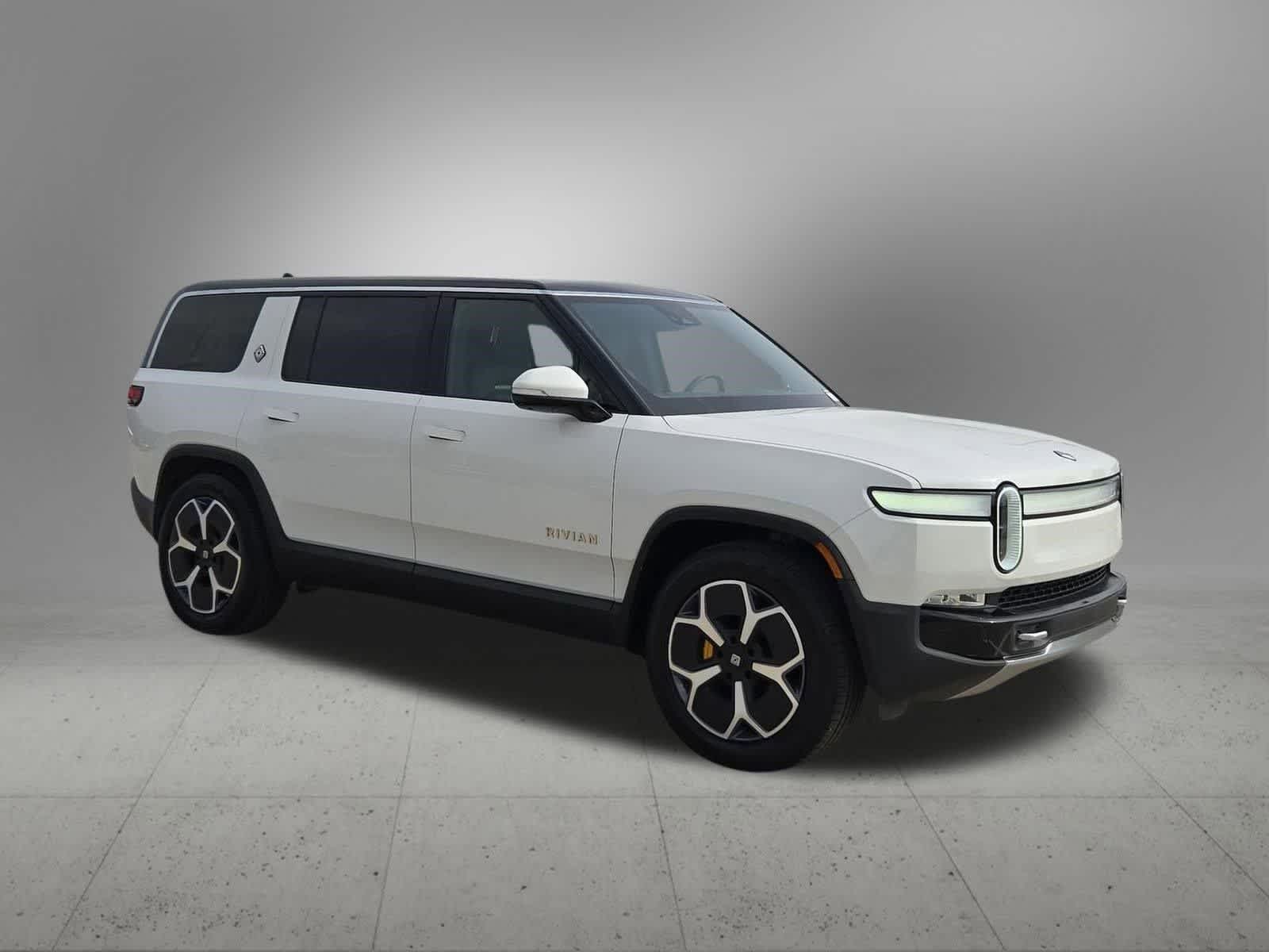Thumbnail: 2023 Rivian R1S - 8