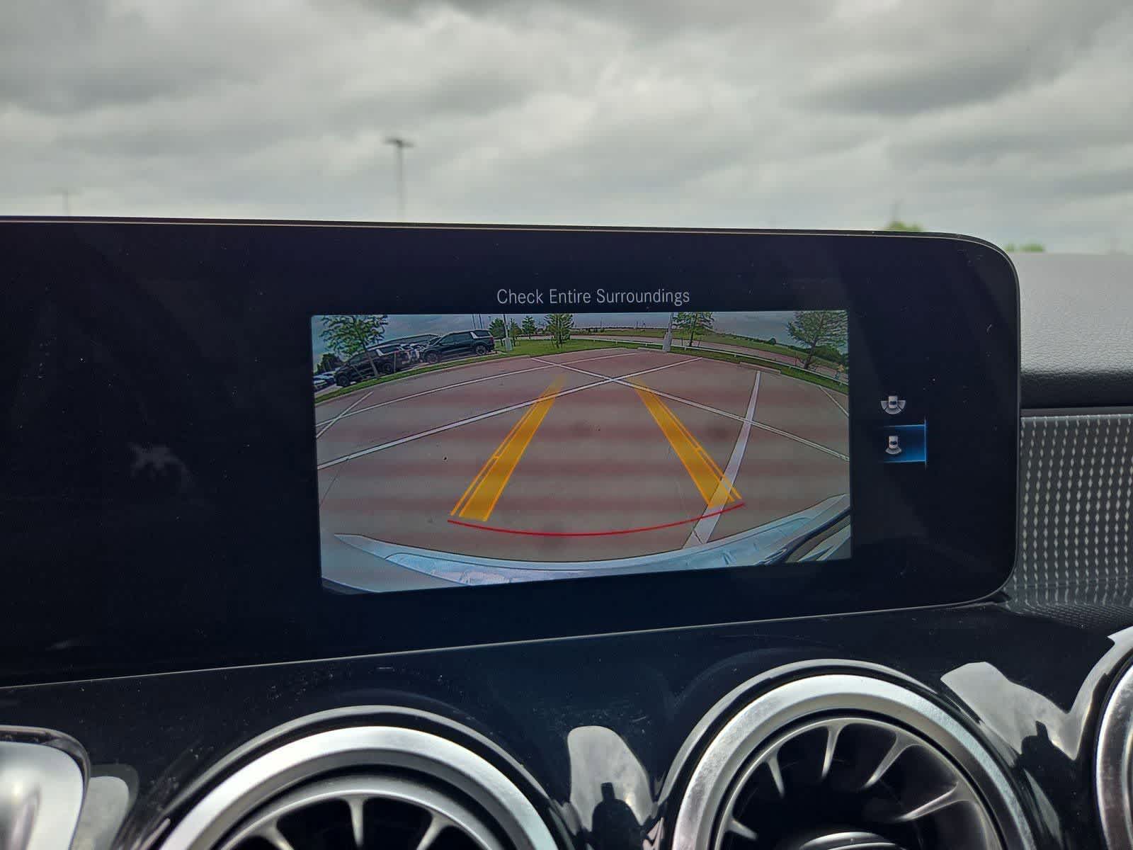 Thumbnail: 2022 Mercedes-Benz GLB - 29