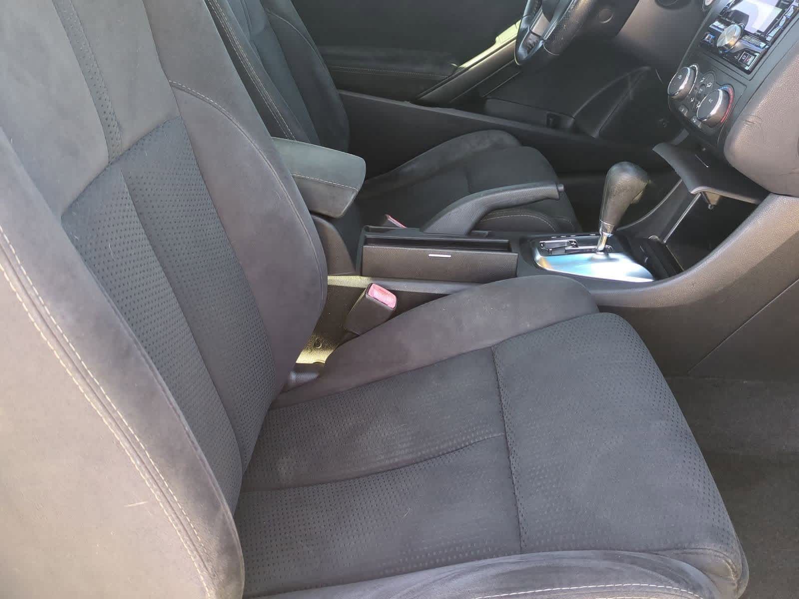 Thumbnail: 2011 Nissan Altima - 18