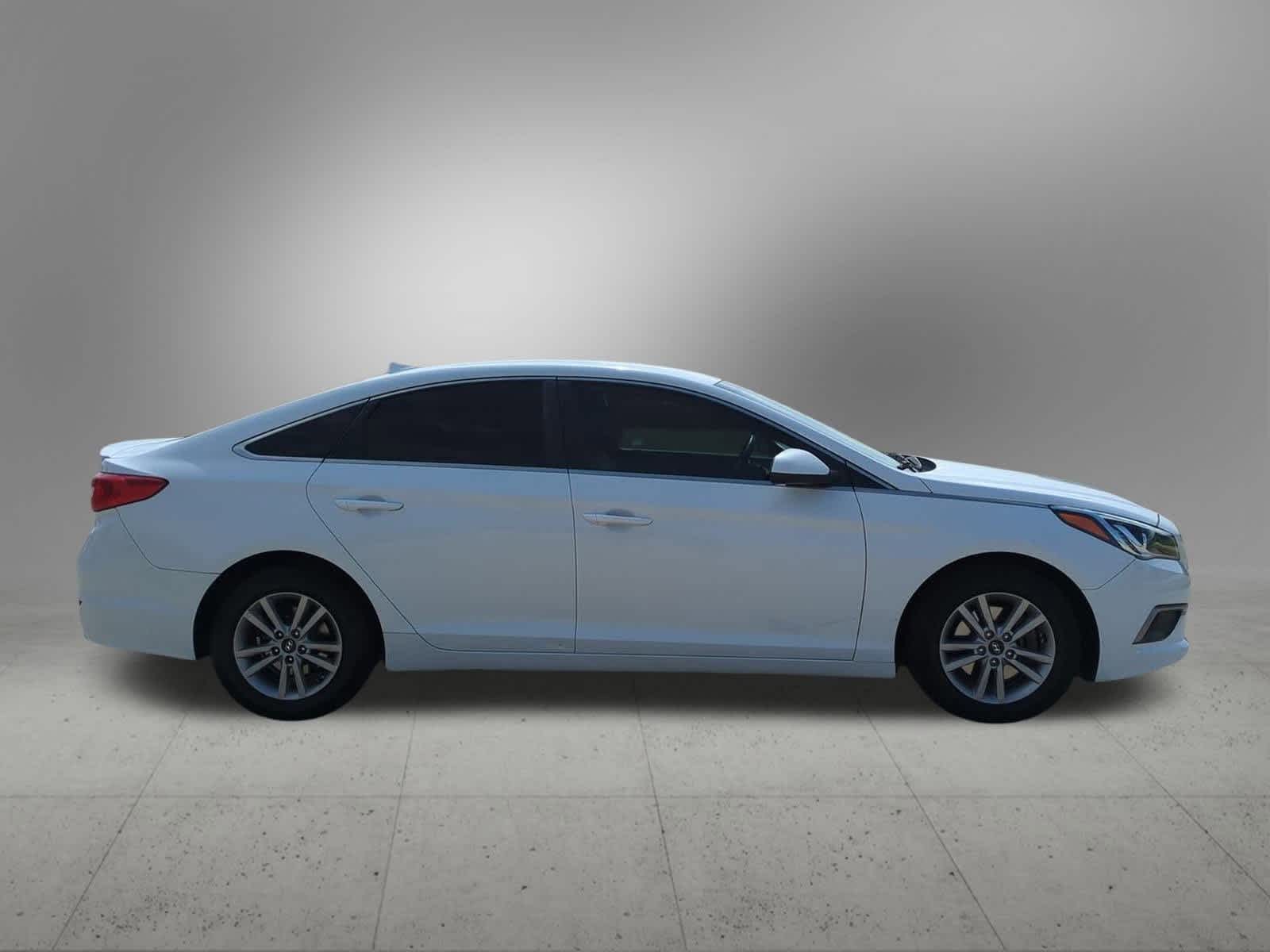 Thumbnail: 2016 Hyundai Sonata - 7