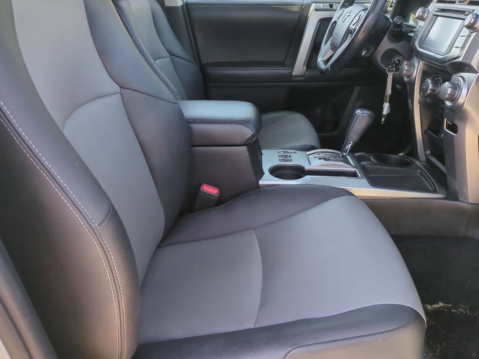 Thumbnail: 2014 Toyota 4Runner - 23