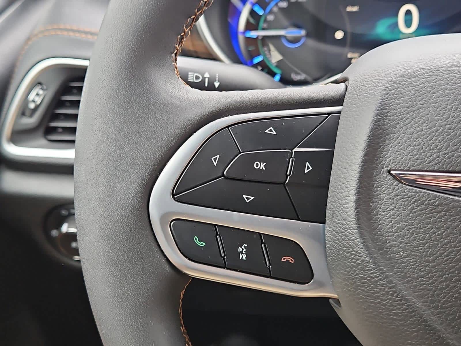 Thumbnail: 2022 Chrysler Pacifica - 24