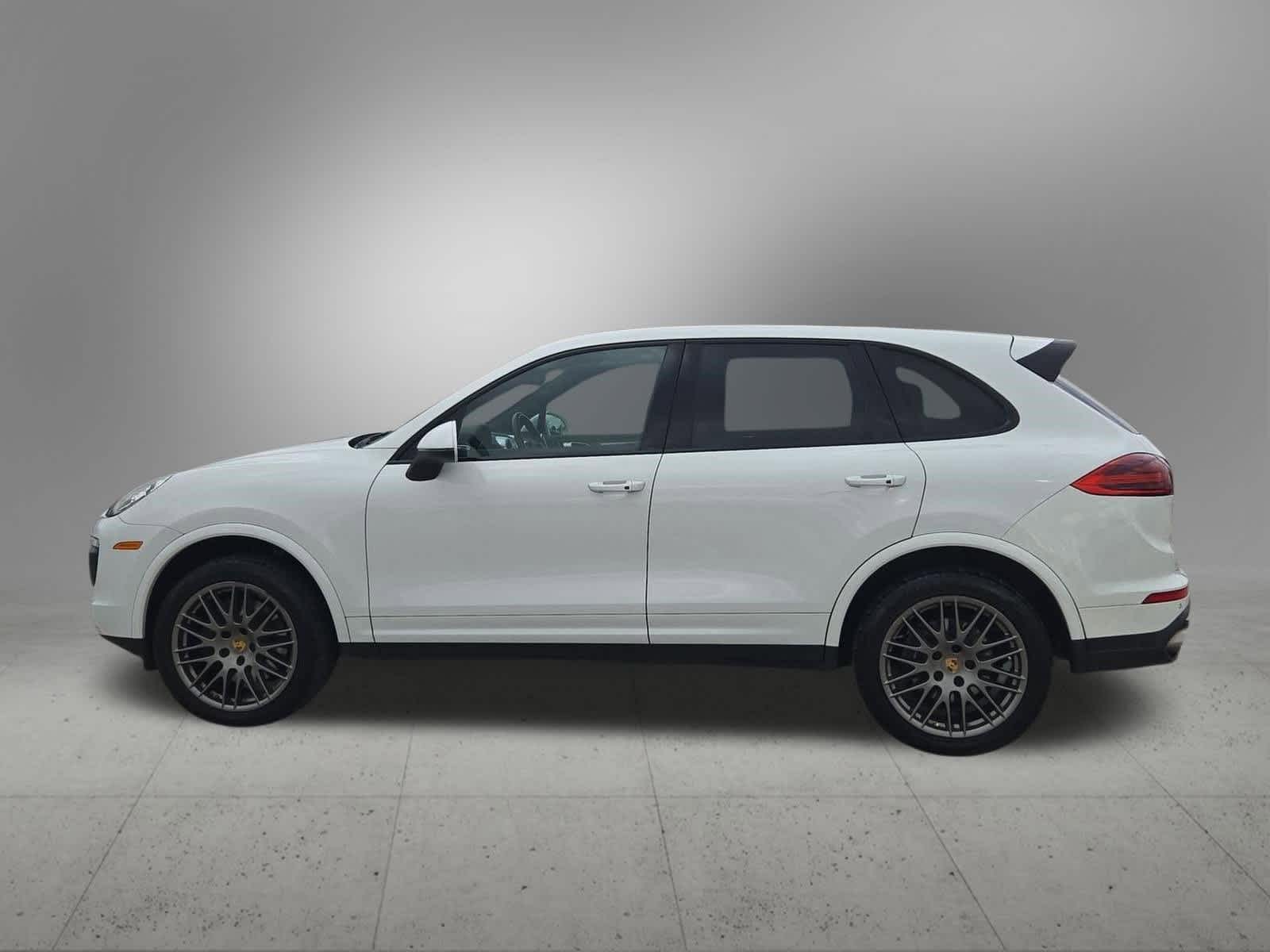 Thumbnail: 2017 Porsche Cayenne - 3